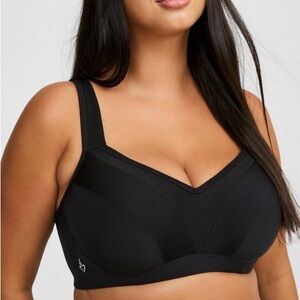 Torrid (NWT) Mid impact underwire black sports bra - 46DDD